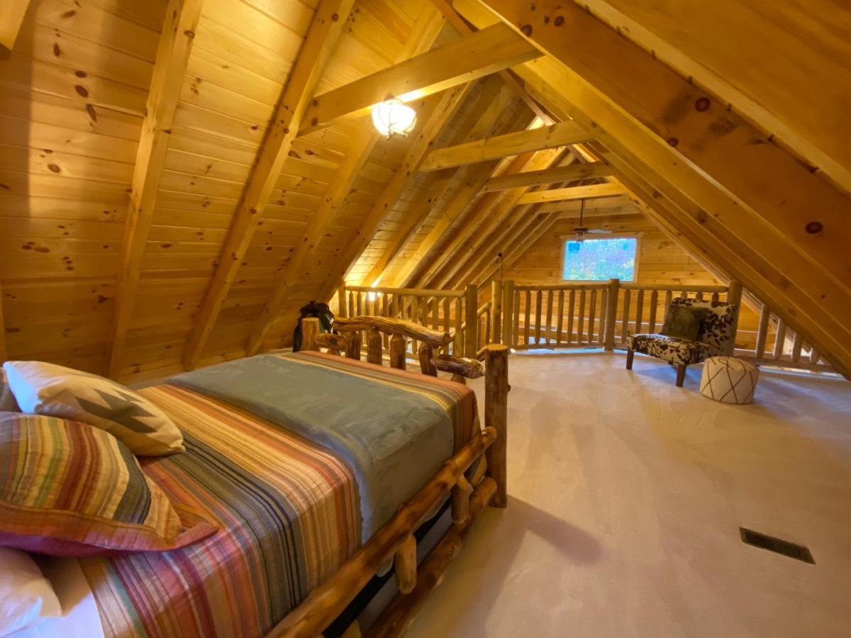 Pine Creek Cabins & Camping Resort South Bloomingville Екстериор снимка