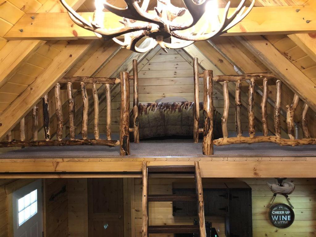 Pine Creek Cabins & Camping Resort South Bloomingville Екстериор снимка