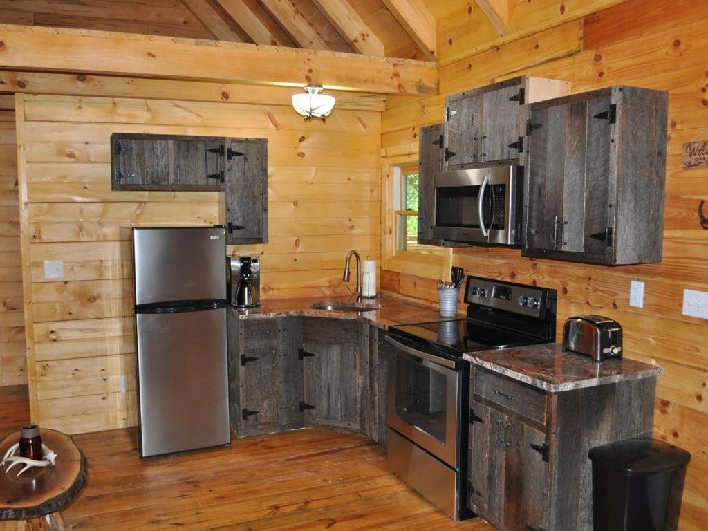 Pine Creek Cabins & Camping Resort South Bloomingville Екстериор снимка