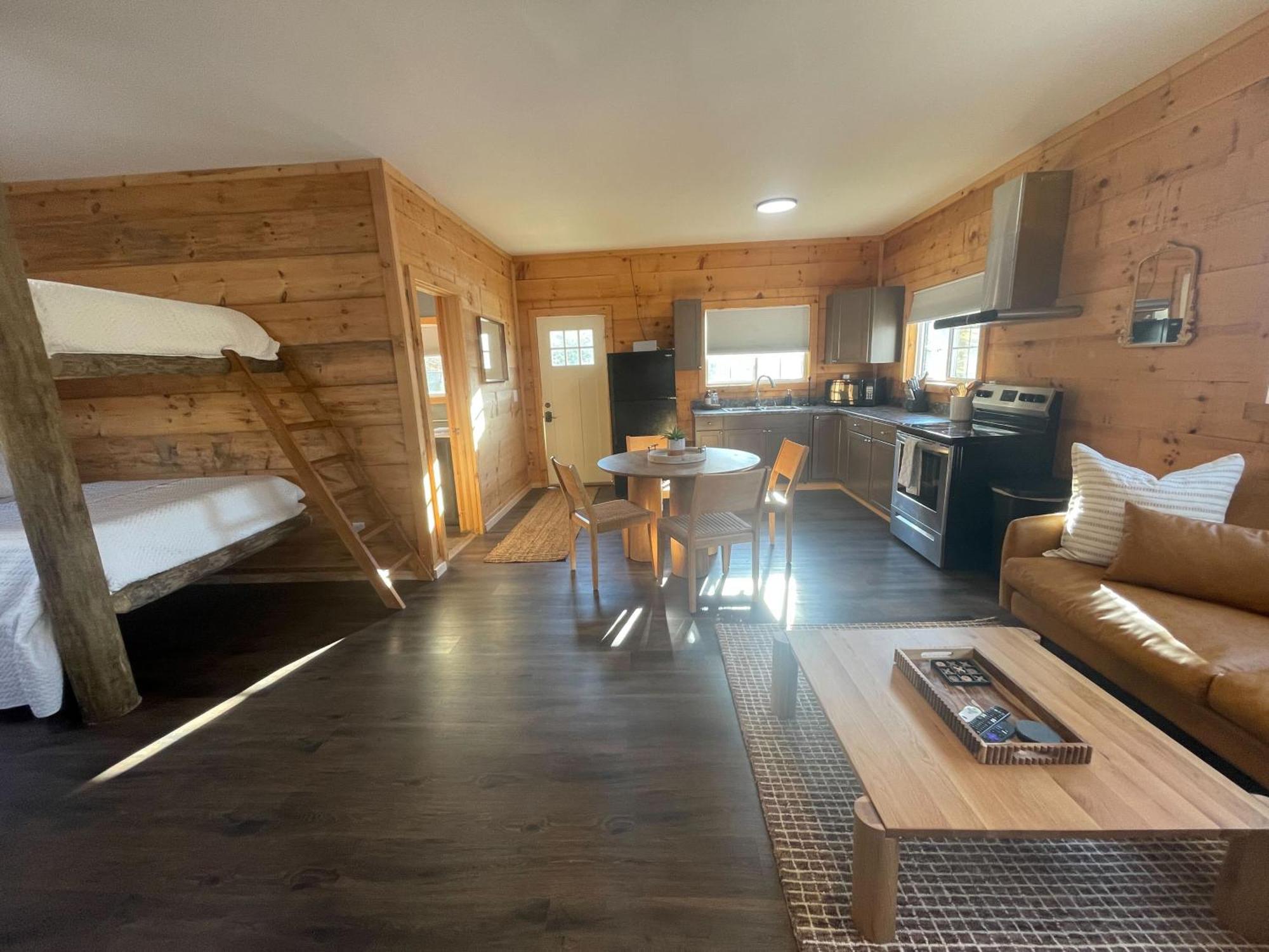 Pine Creek Cabins & Camping Resort South Bloomingville Екстериор снимка